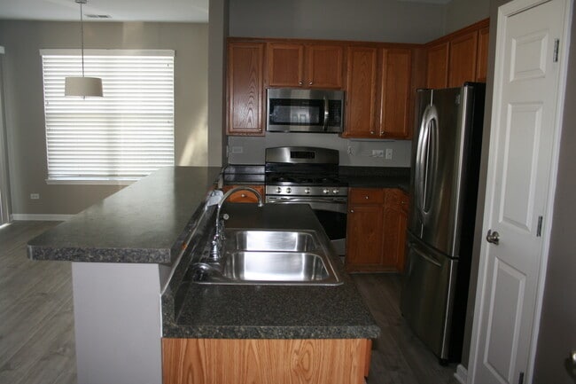 Building Photo - 2501 Echelon Cir