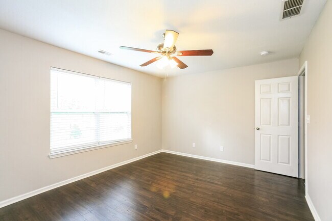 Foto del edificio - 9761 Trail Dr