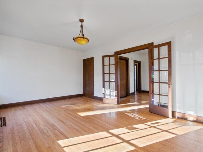 Foto del edificio - 2565 NW Raleigh St