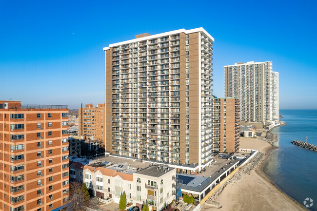 Foto del edificio - Thorndale Beach South Condominiums