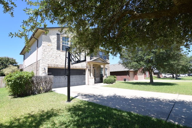 Building Photo - 10020 Birch Tree Dr