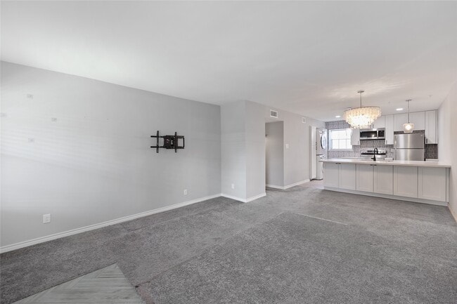 Building Photo - 9015 Gaylord Dr