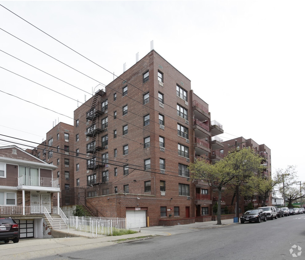 New Haven Towers Apartments in Far Rockaway, NY