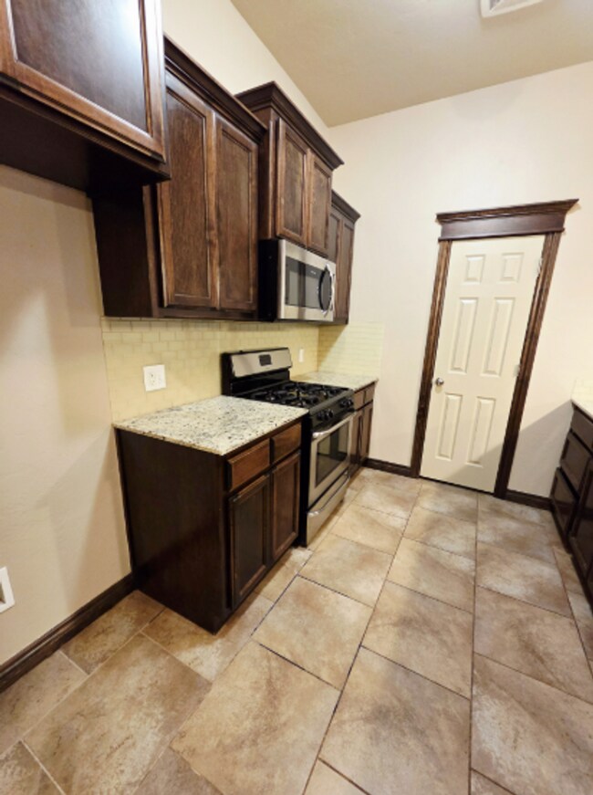 Foto del edificio - HOME FOR THE HOLIDAYS 1 MONTH FREE