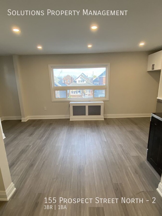 Building Photo - *WOW! Beautifully Renovated 2 Bedroom + Lo...