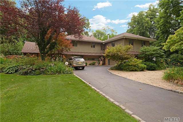 Primary Photo - 157 Parkway Dr