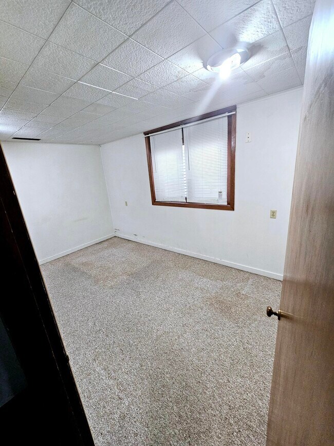 Building Photo - 207 W Holly St