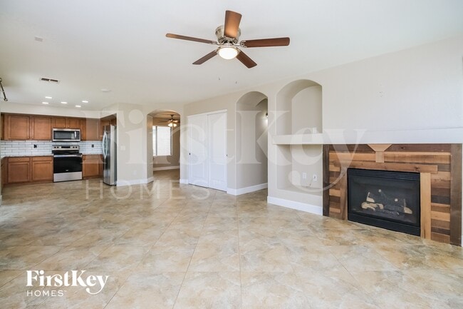 Foto del edificio - 29110 N Rosewood Dr