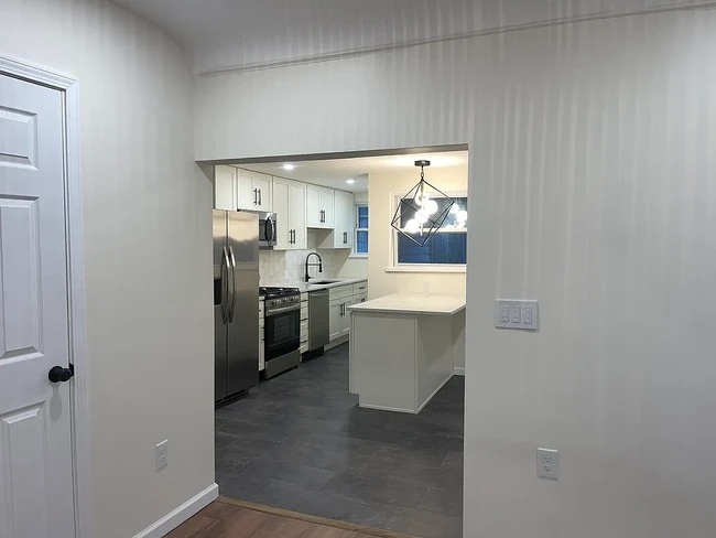 Kitchen 3 - 417 Ella St