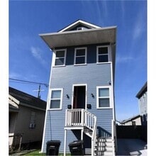 Building Photo - 2341 S Roman St