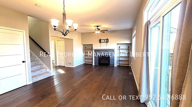 Foto del edificio - Elegant 3-Bedroom Home in Prime Woodbury L...