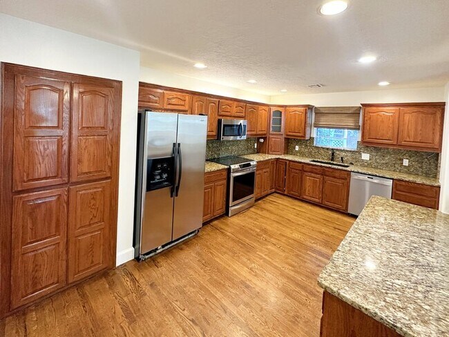 Building Photo - 6229 S Trenton Ct