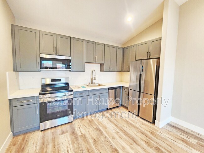 Foto del edificio - 2071 S Highland Ave