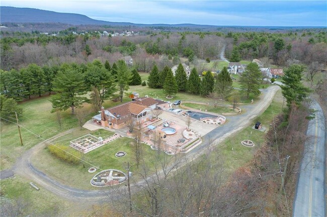 Building Photo - 210 Signorile Ln