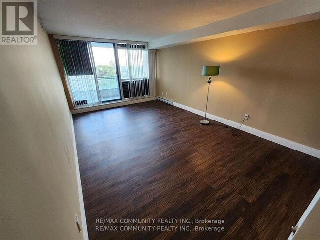 Building Photo - 4727 Sheppard Ave E