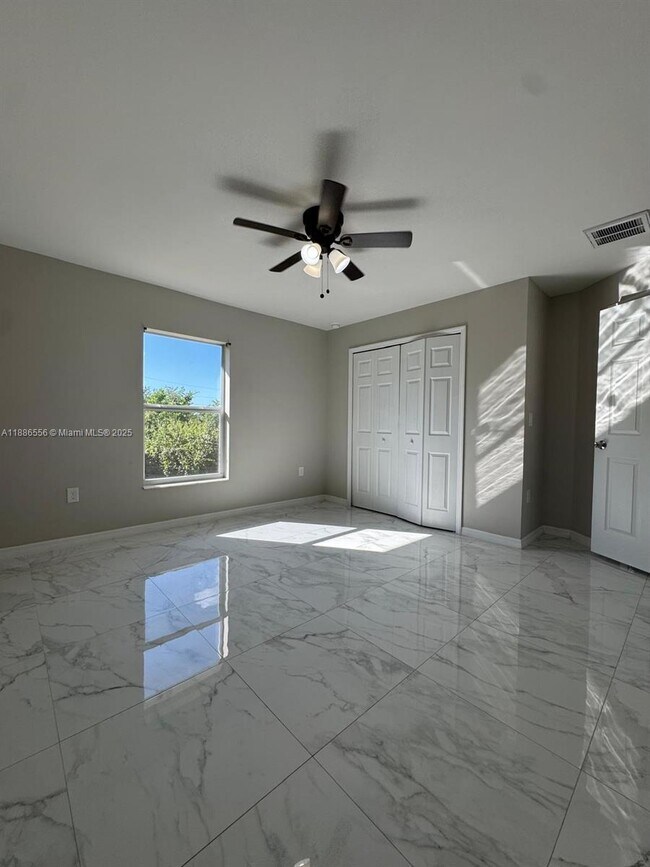 Foto del edificio - 608 Alabama Rd S