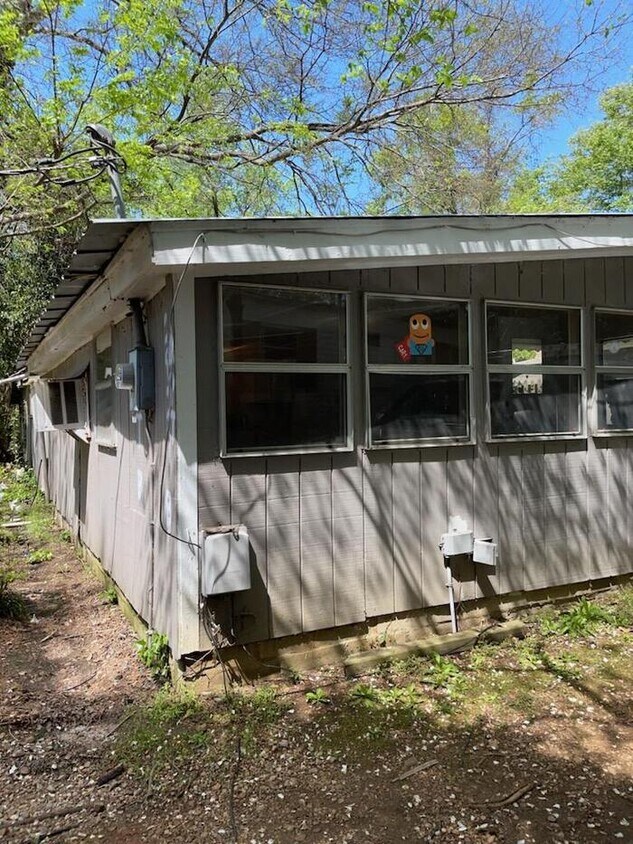 Primary Photo - 2826 Friendly Ln