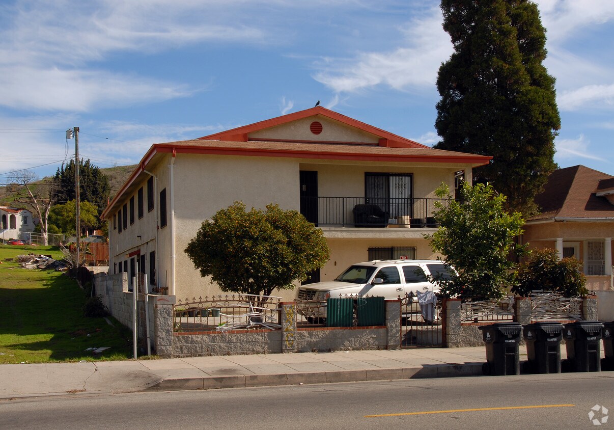 Foto del edificio - 2816 Griffin Ave