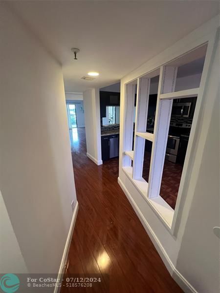 Building Photo - 2200 S Cypress Bend Dr