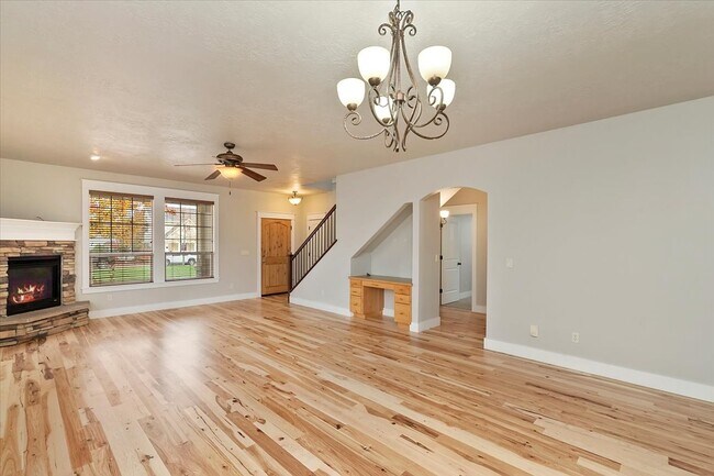 Building Photo - 12722 N 9th Ave