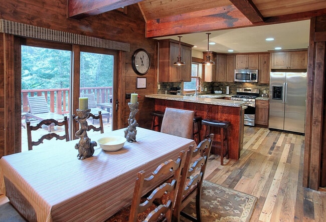 Building Photo - 8033 Woodpecker Way