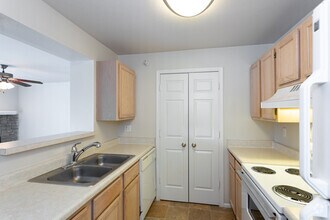 1BA, 1BR - 701 SF - The Crossings Apartments