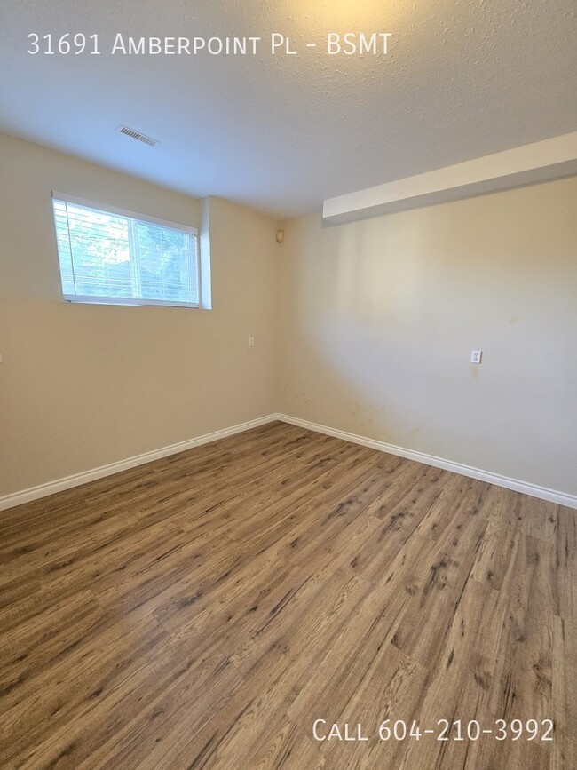 Building Photo - Spacious 2 Bedroom Basement – West Abbotsford