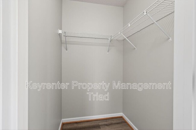 Foto del edificio - 4285 Cedarcroft Ct