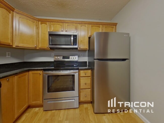 Building Photo - 3272 Greenhill Ct