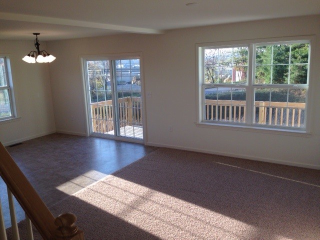 Building Photo - 652 Winding Ln