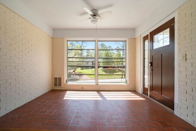 Building Photo - 3 Bedroom, 2 Bath in Decatur