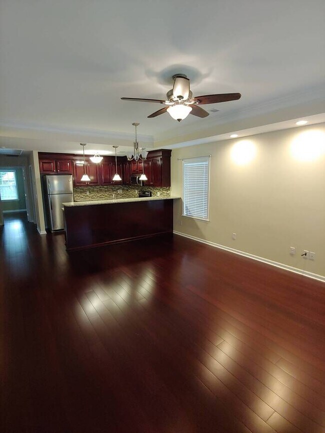 Foto del edificio - College students welcome