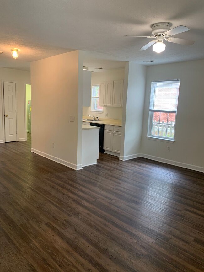 Foto del edificio - 3 Bedroom 2 Bath House on Hillsdale Drive