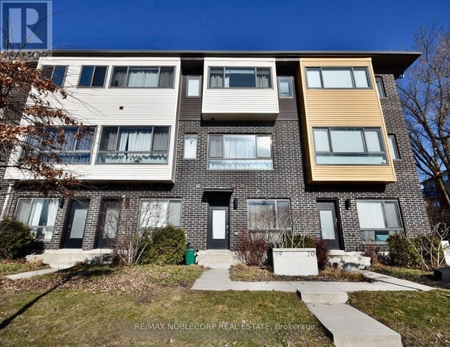 Photo du bâtiment - 369 Essa Rd