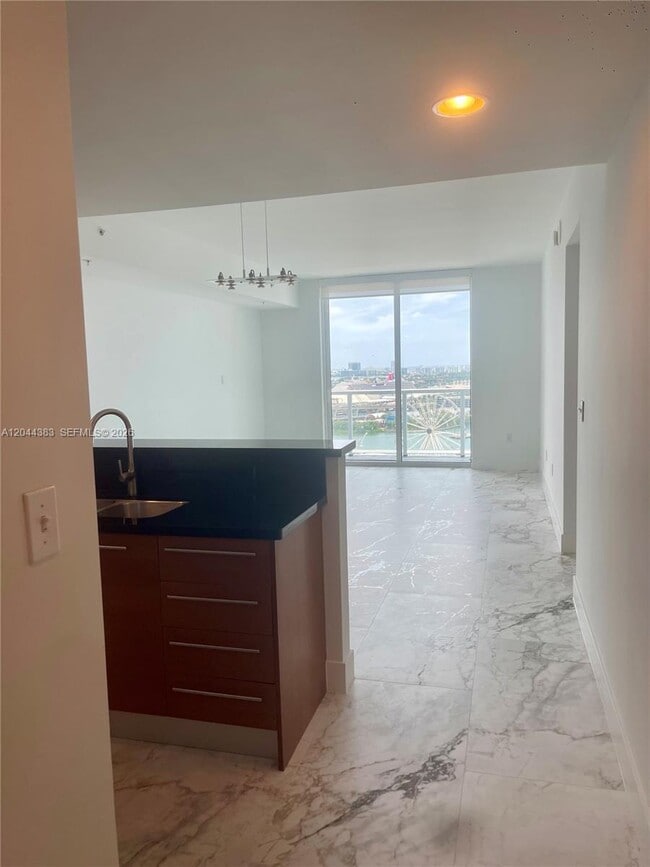 Foto del edificio - 253 NE 2nd St