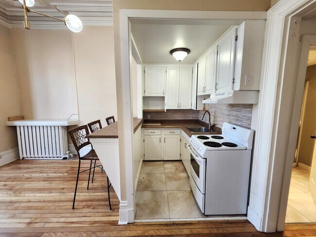 Photo du bâtiment - 196 King St E