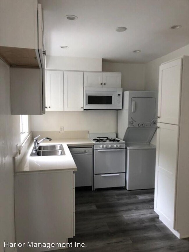 Foto del edificio - 15022-15028 Dickens St
