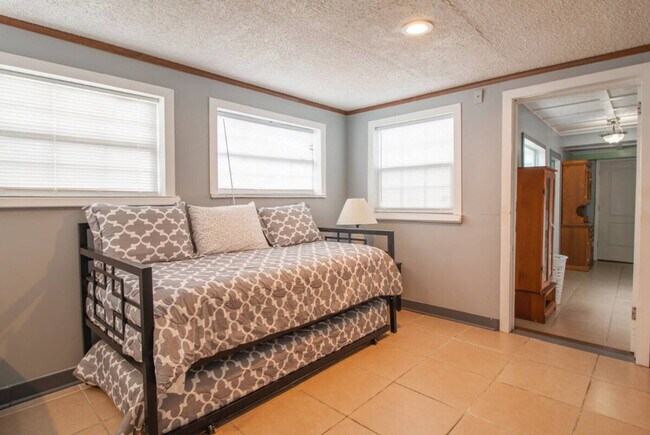 Foto del edificio - 1731 Grayson Dr