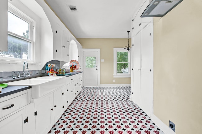 Foto del edificio - 1719 McKinley Ave