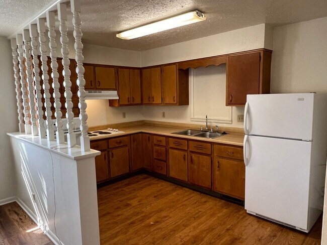 Foto del edificio - 2 Bedroom (Ellettsville) Available September 2026 for $1,000 (All Utilities Paid by Owner!)