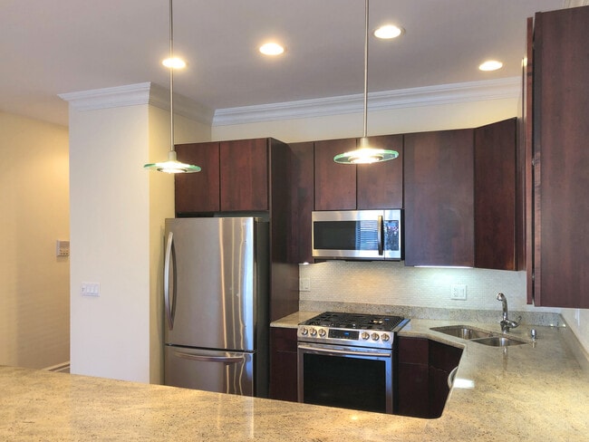 Kitchen - 3641 N Ashland Ave