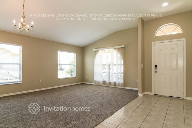 Foto del edificio - 449 Stone Briar Dr
