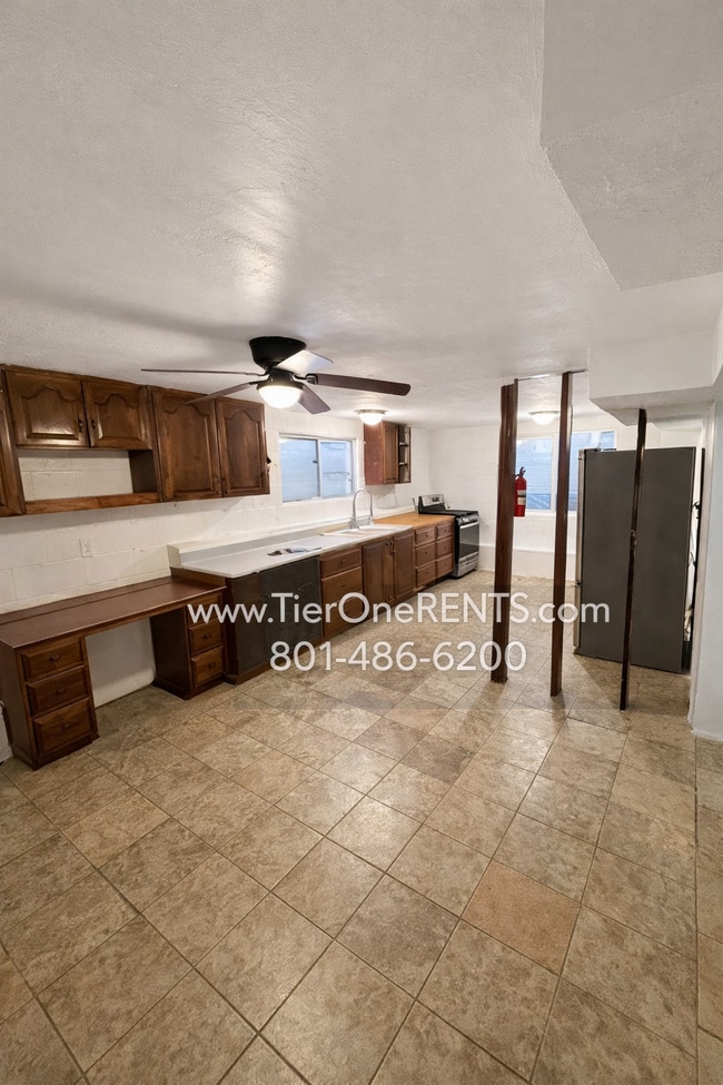 Building Photo - NO DEPOSIT option available for qualified renters with Obligo.