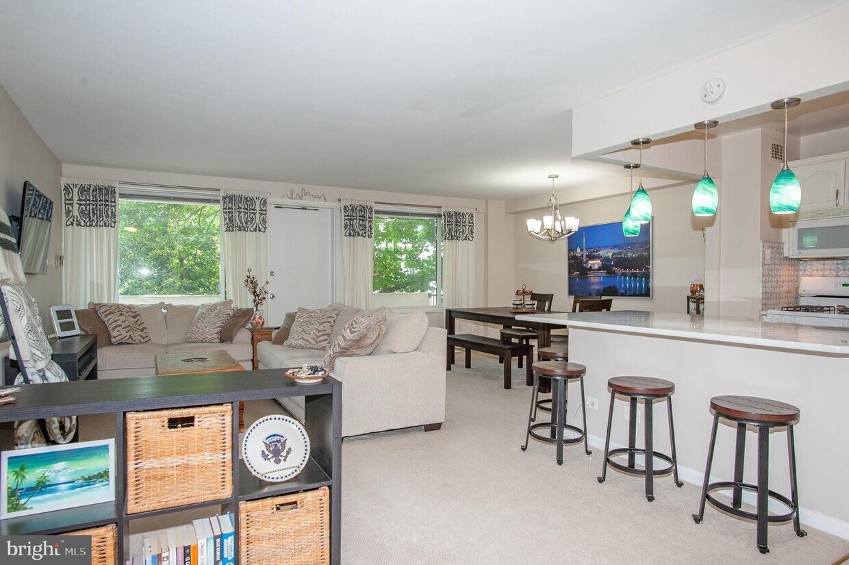 Foto principal - 4501 Arlington Blvd