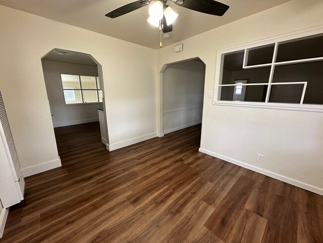 Building Photo - 881 Emory Ave