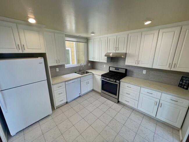 Building Photo - 538-540 36th Avenue (1104r)