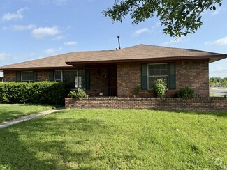 Building Photo - 1402 Linden Dr