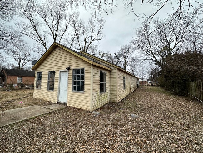 Building Photo - HOME FIXER UPPER 106 ADAMS KEISER AR