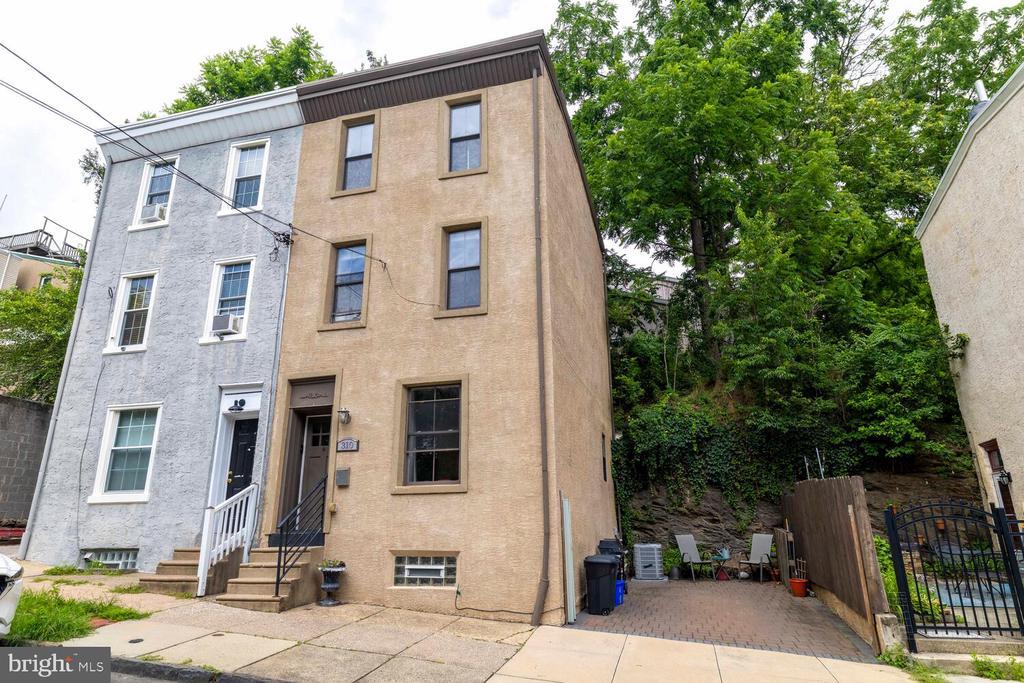 Foto principal - 310 Burnside St