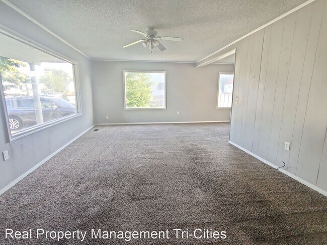 Foto del edificio - 3 br, 1 bath House - 1450 Thayer Dr